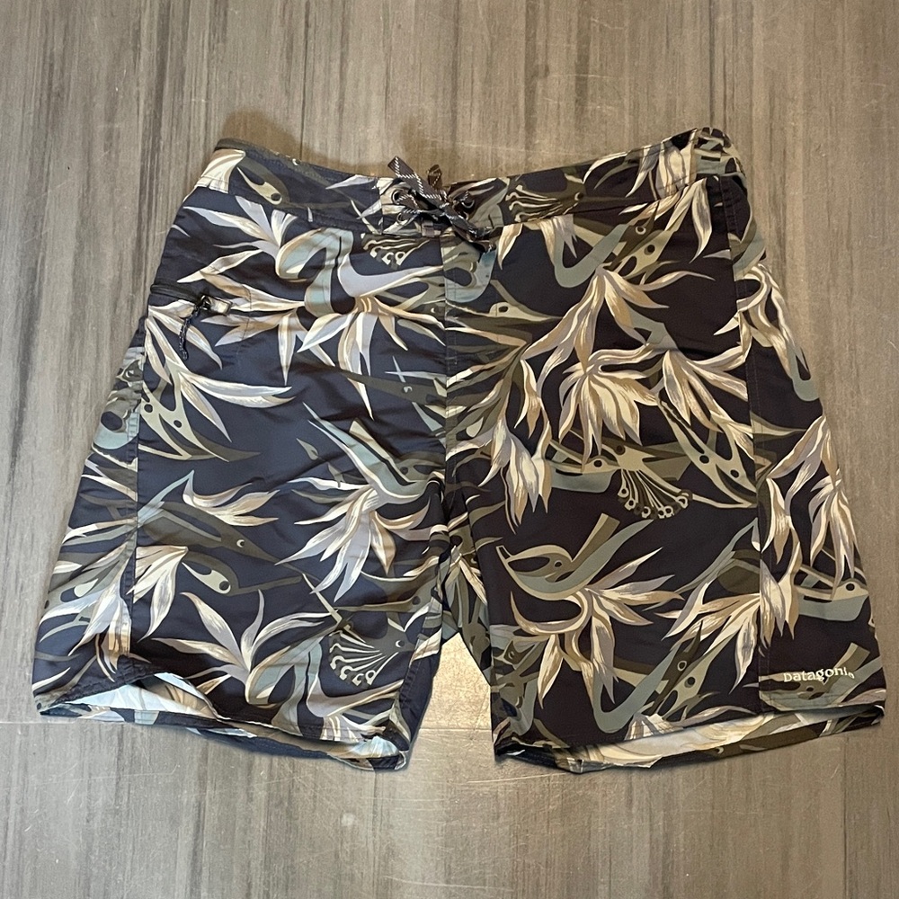 Patagonia Black and Gray Leaf Print Board Shorts